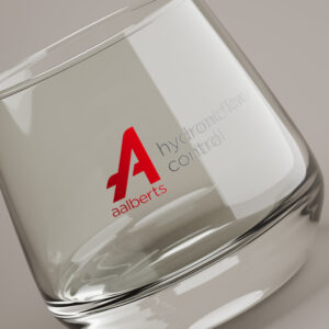 Szklanki do whisky z nadrukiem metodą tampodruku